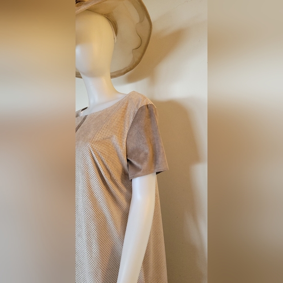 TUZZI VELVETY DRESS SIZE 16 - Picture 5 of 8